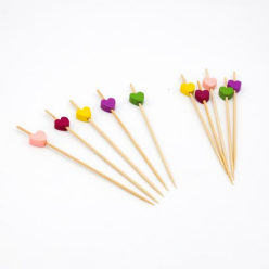 Disposable Bamboo heart-shaped Cocktail Sticks Multicolor Appetizing Long Toothpicks Handmade Bamboo Skewer Cocktail Sticks for Fruit Cocktail Dessert Sandwiches Party Decor